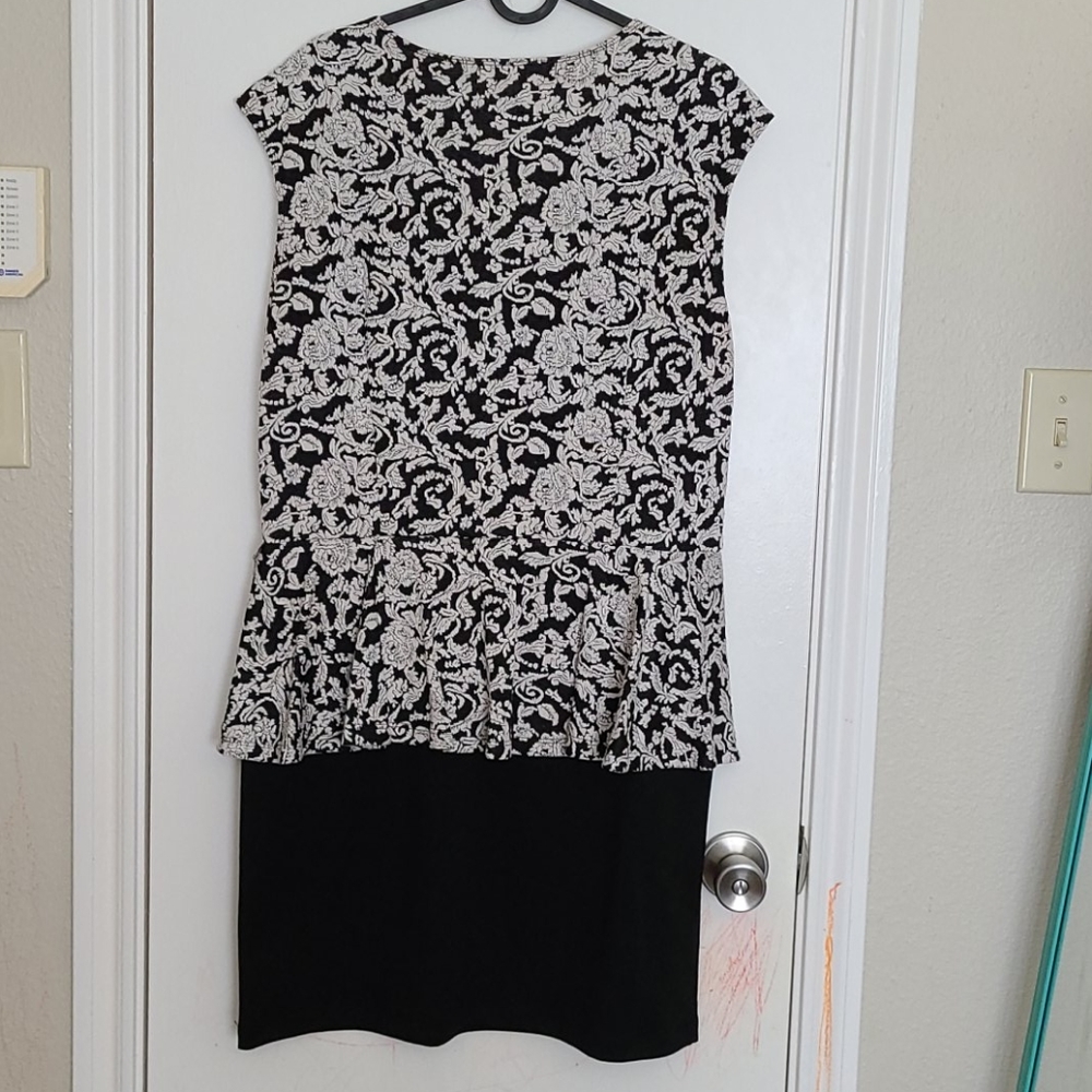 Liberty Love Peplum Dress - Picture 4 of 4